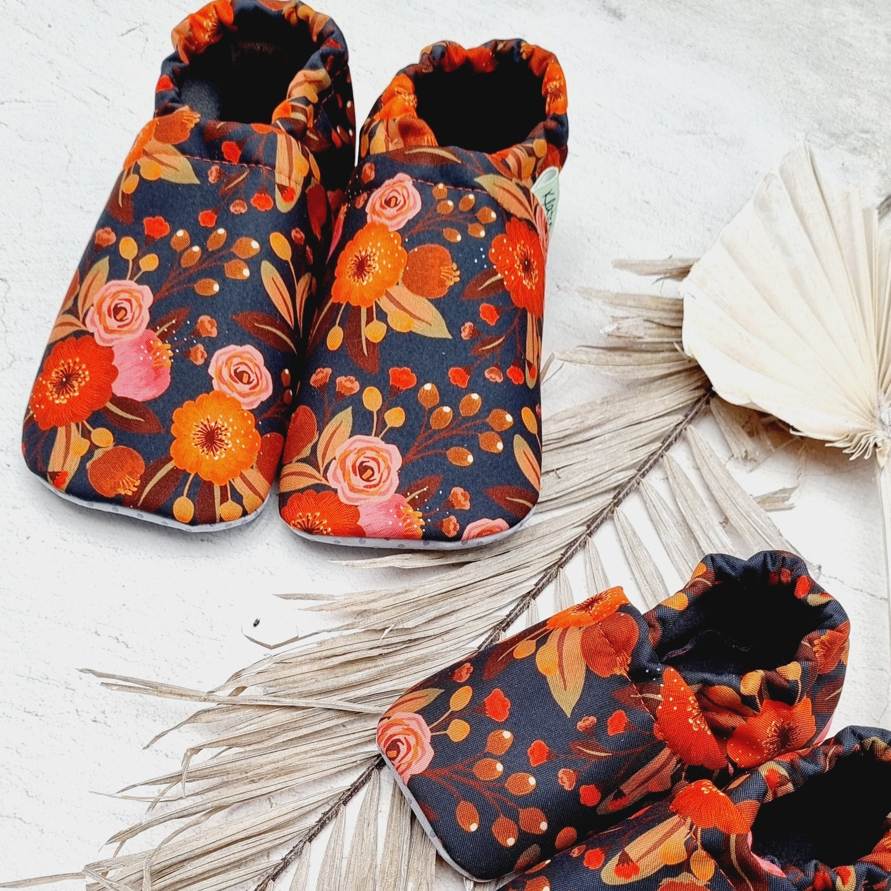 Vegane Softshell-Puschen Floral