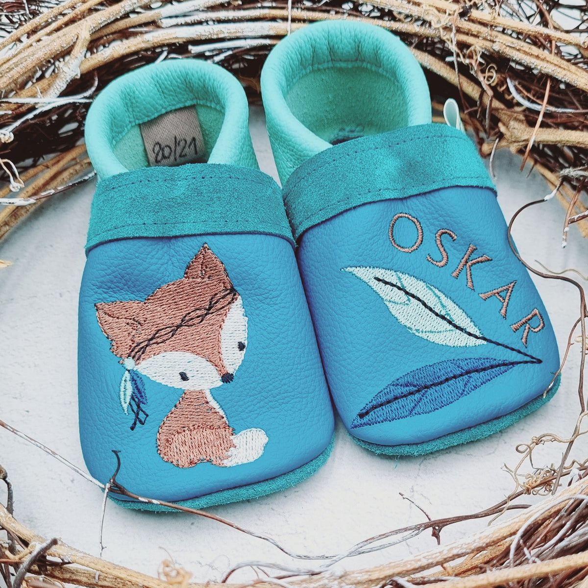 Leder Puschen Gelb/Grau, Motiv Fuchs mit Federn