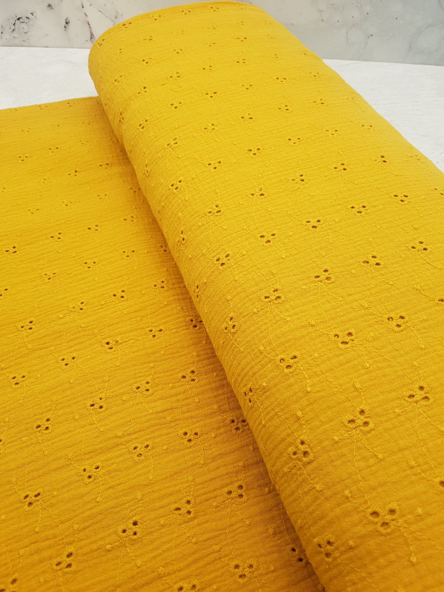 Musselin mit Lochstickerei, uni senf