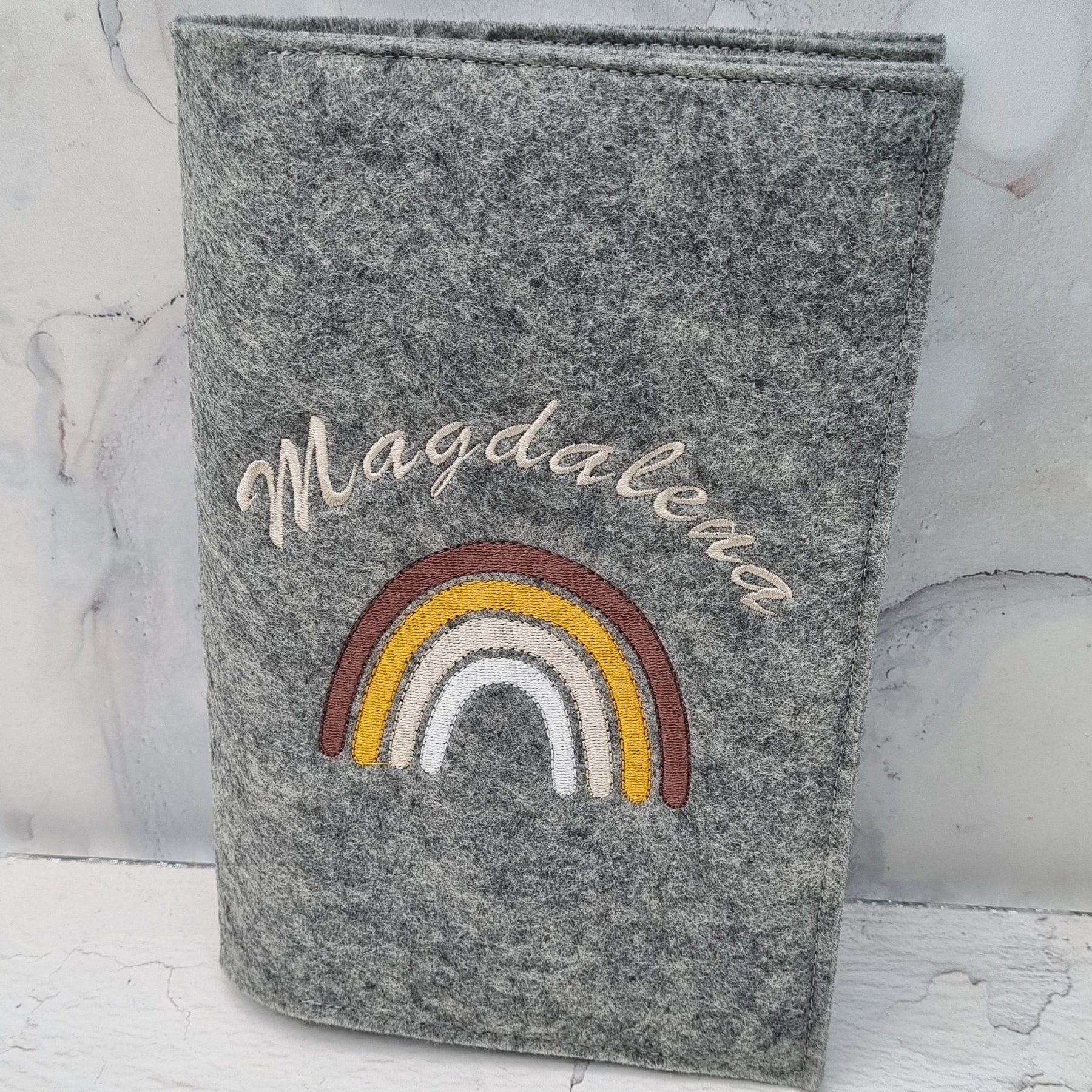 U Heft Hülle Regenbogen, personalisiert