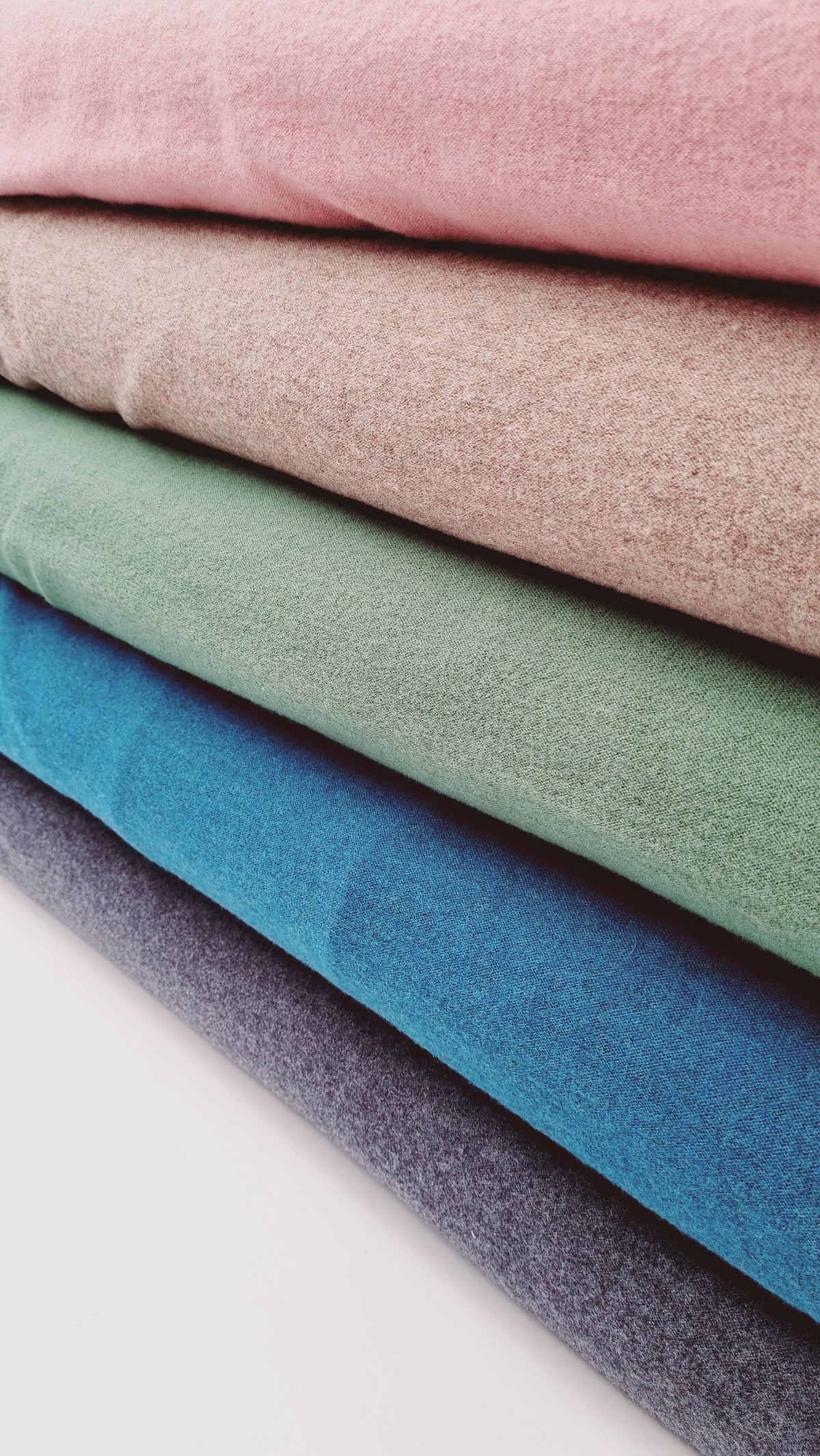 100% Merinostrick grau