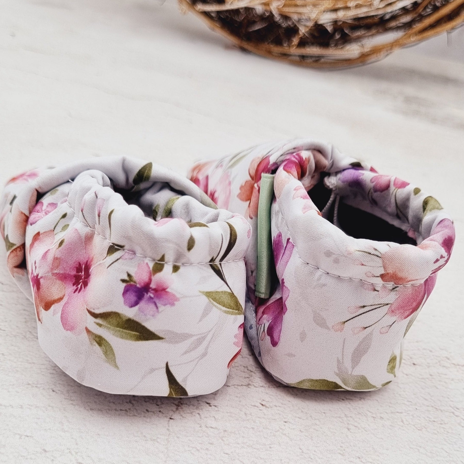 Vegane Softshell-Puschen Floral