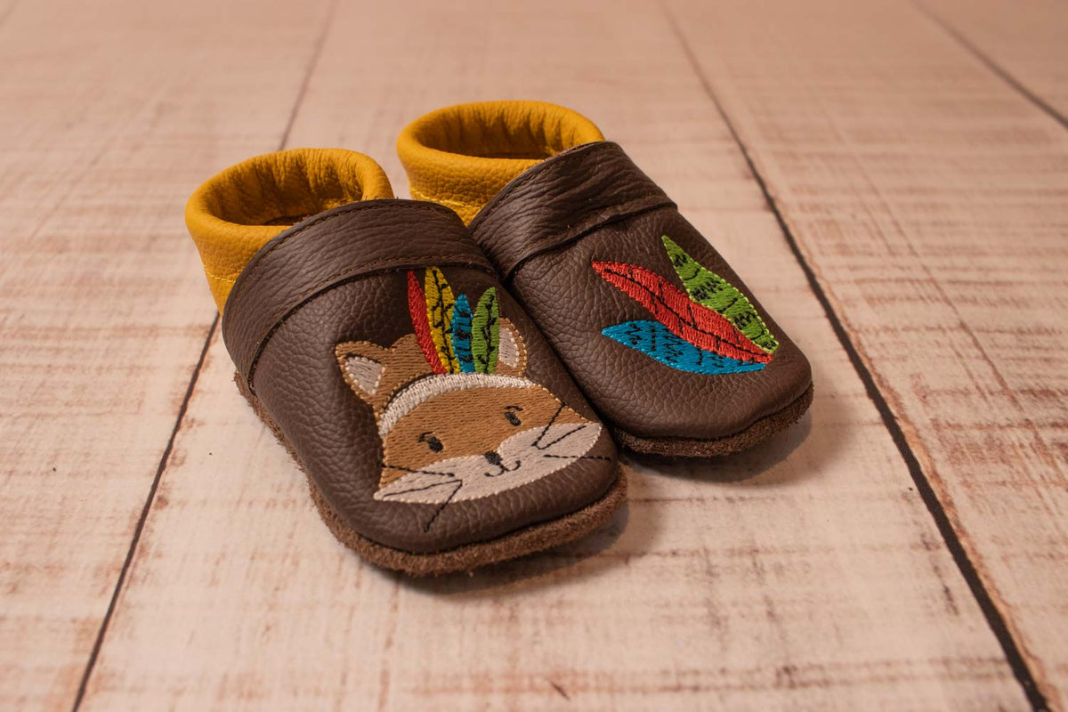 Leder Puschen Braun & Senfgelb, Motiv Fuchs & Feder