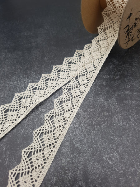 Klöppelspitze, beige, Breite: 2,6 cm