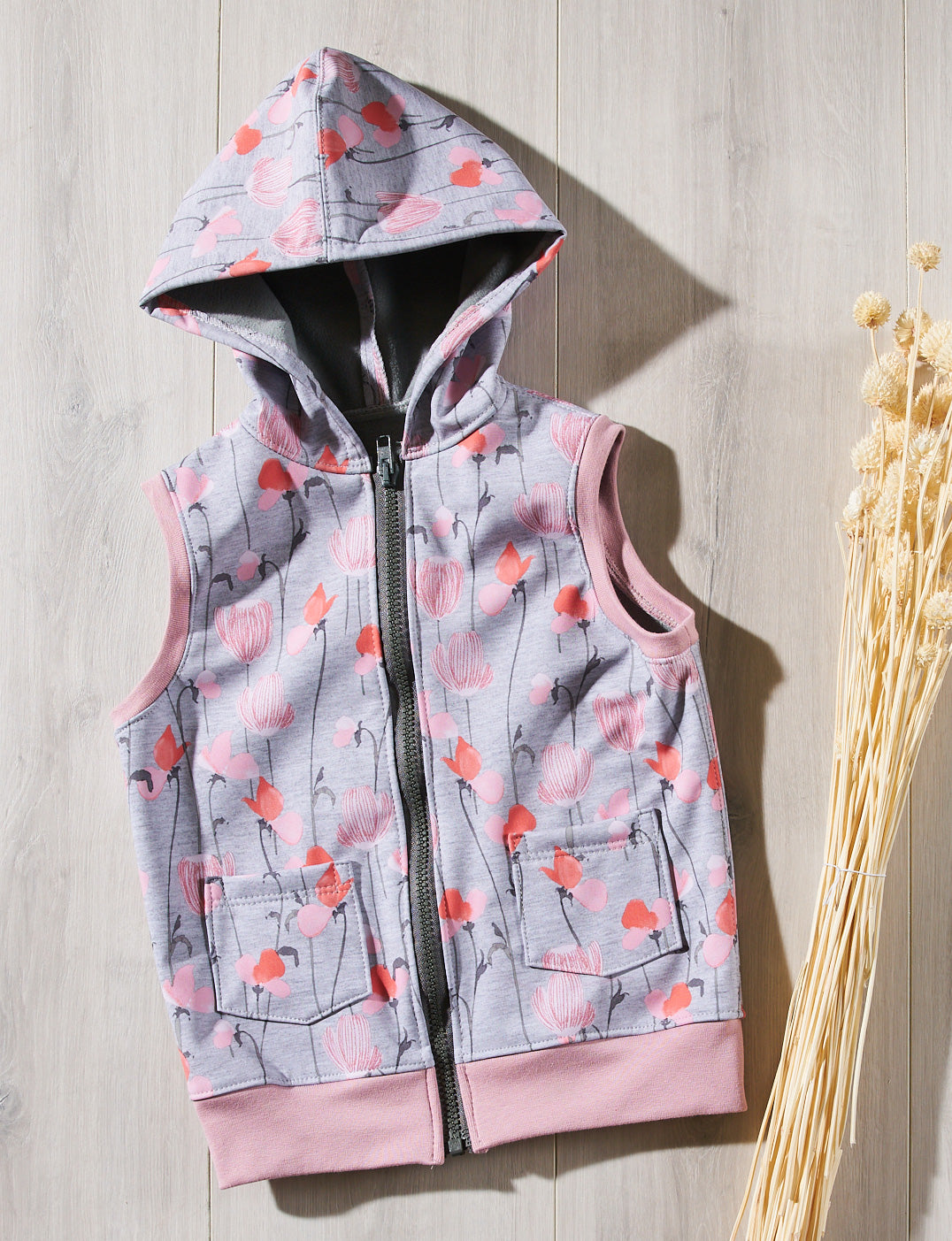 Kinderkleidung - Weste mit Kapuze | Blumenmotiv