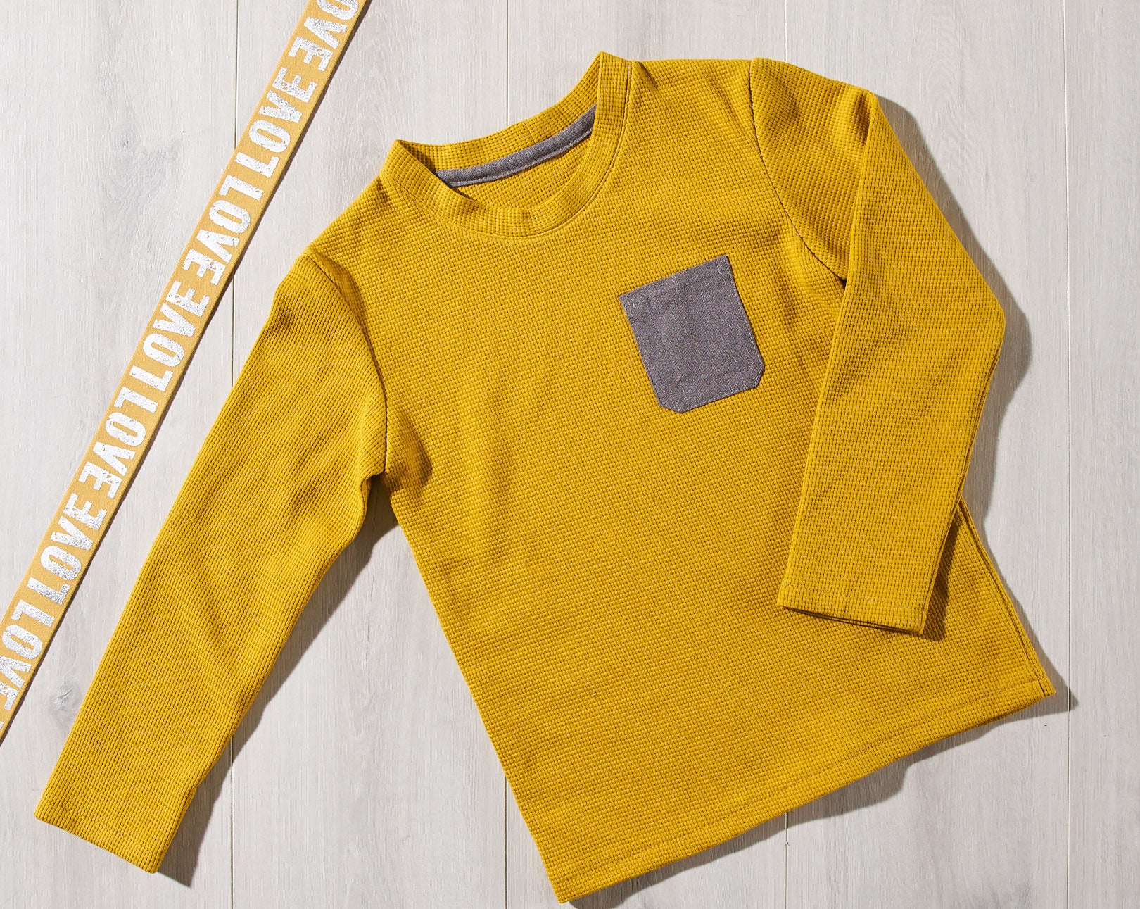 Kinderkleidung - Pullover mit Hemdtasche | Gelb